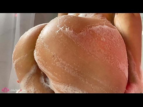 ❤️ Brunette په شاور کې د شدید orgasm لپاره د وایبرټر سره بلی مشت زنی کوي ❤️❌  ﹏